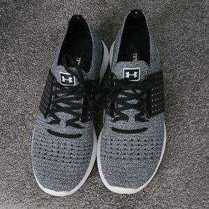 Under Armour Women's Black and Gray Running Shoes